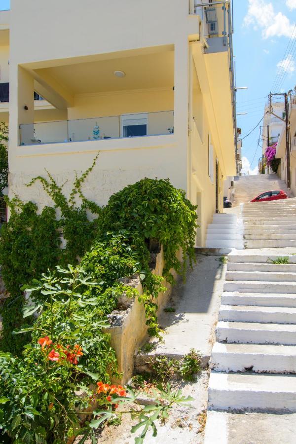 House For Families Near The Lake อายิโอสนิโกลาโอส ภายนอก รูปภาพ